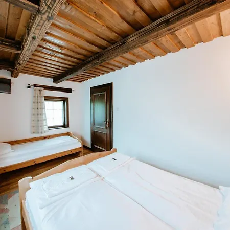 Lodge Complex Cabanele Florilor *