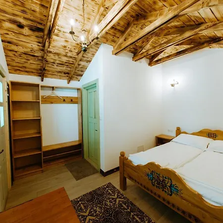 Complex Cabanele Florilor Lodge *