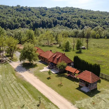 Lodge Complex Cabanele Florilor Bucea