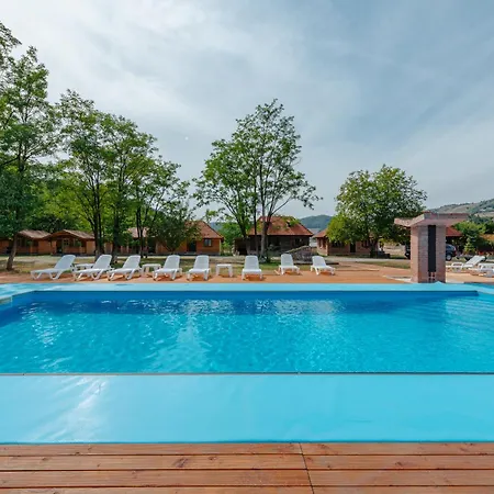 Lodge Complex Cabanele Florilor